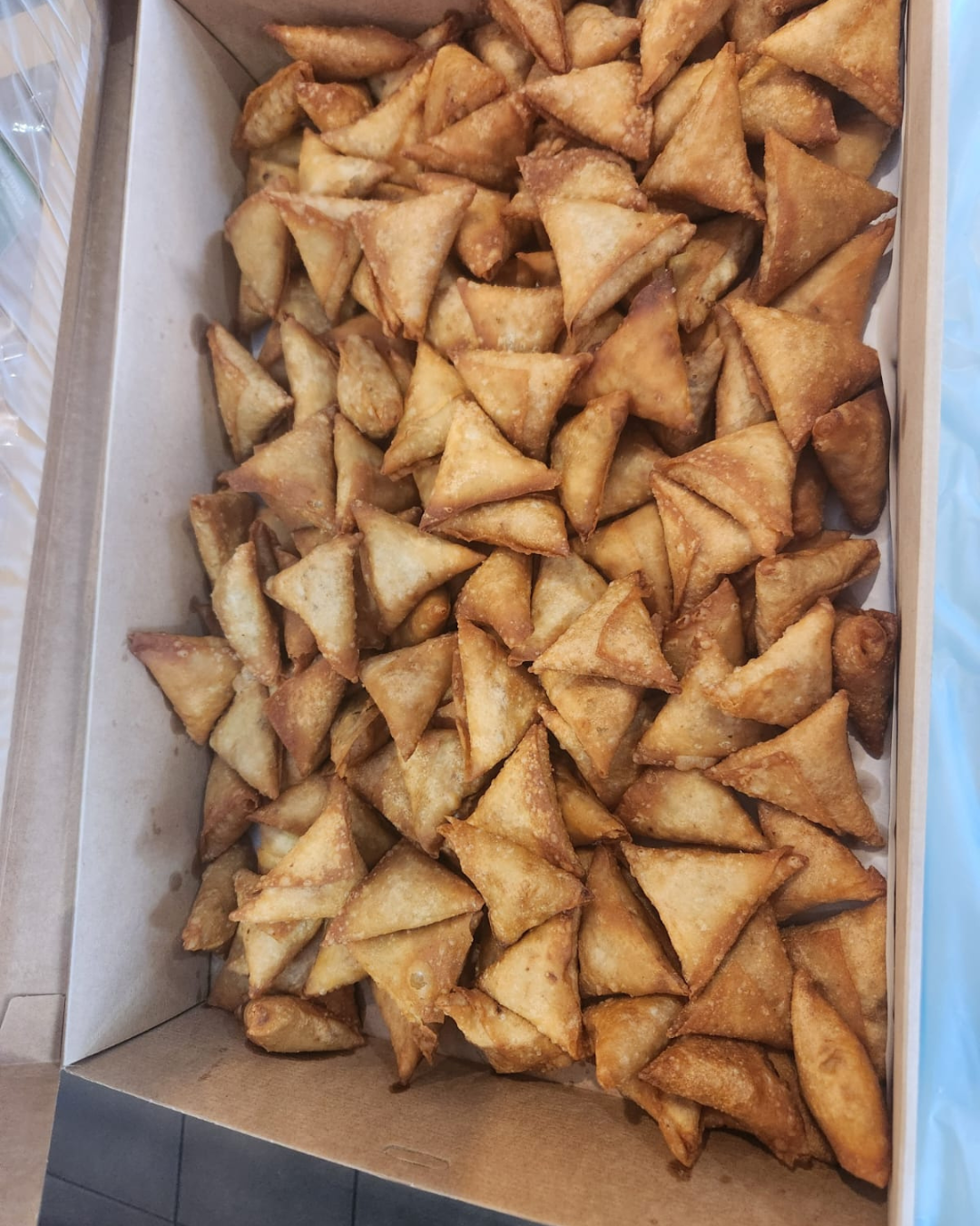 Cocktail Potato Samosa Platter 100pcs